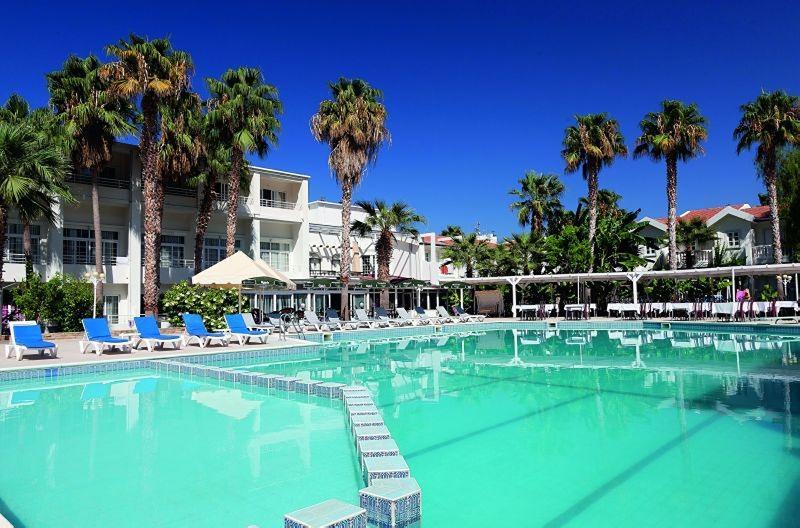 LA Hotel & Resort