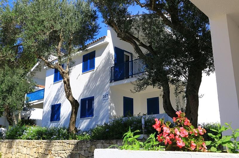 Port 9 Apartments