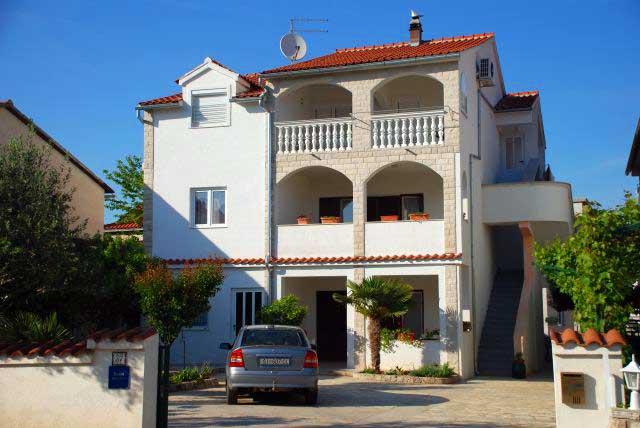 Apartmány v soukromých vilách