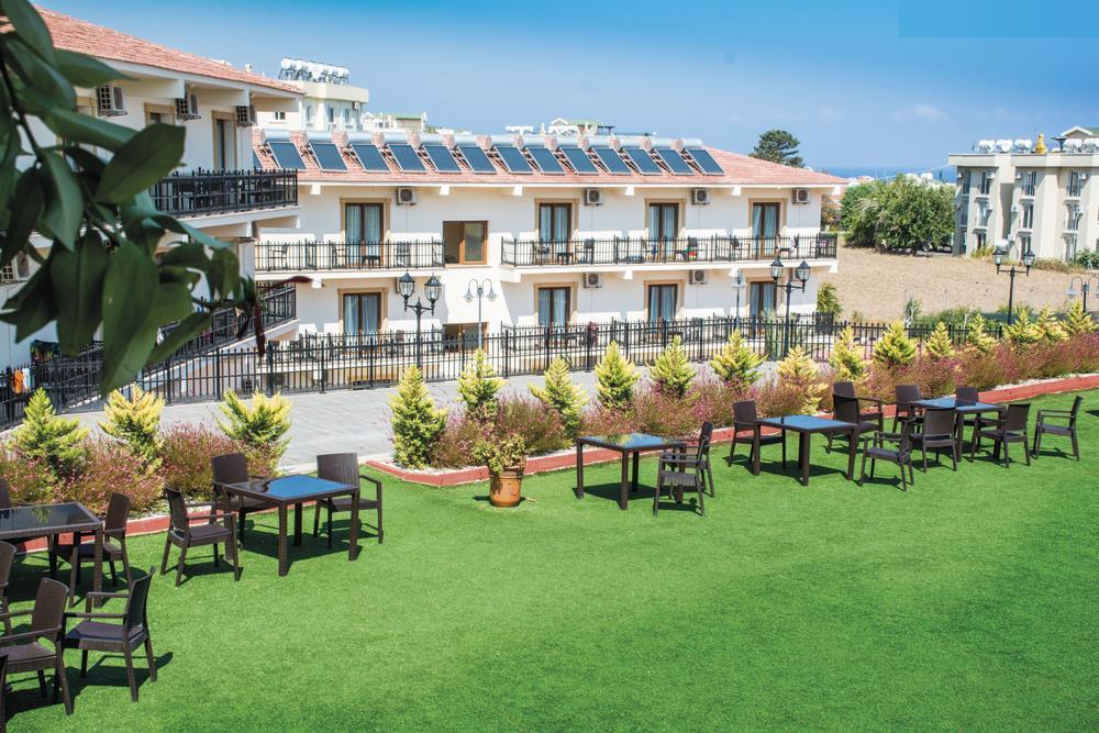 Riverside Garden Resort