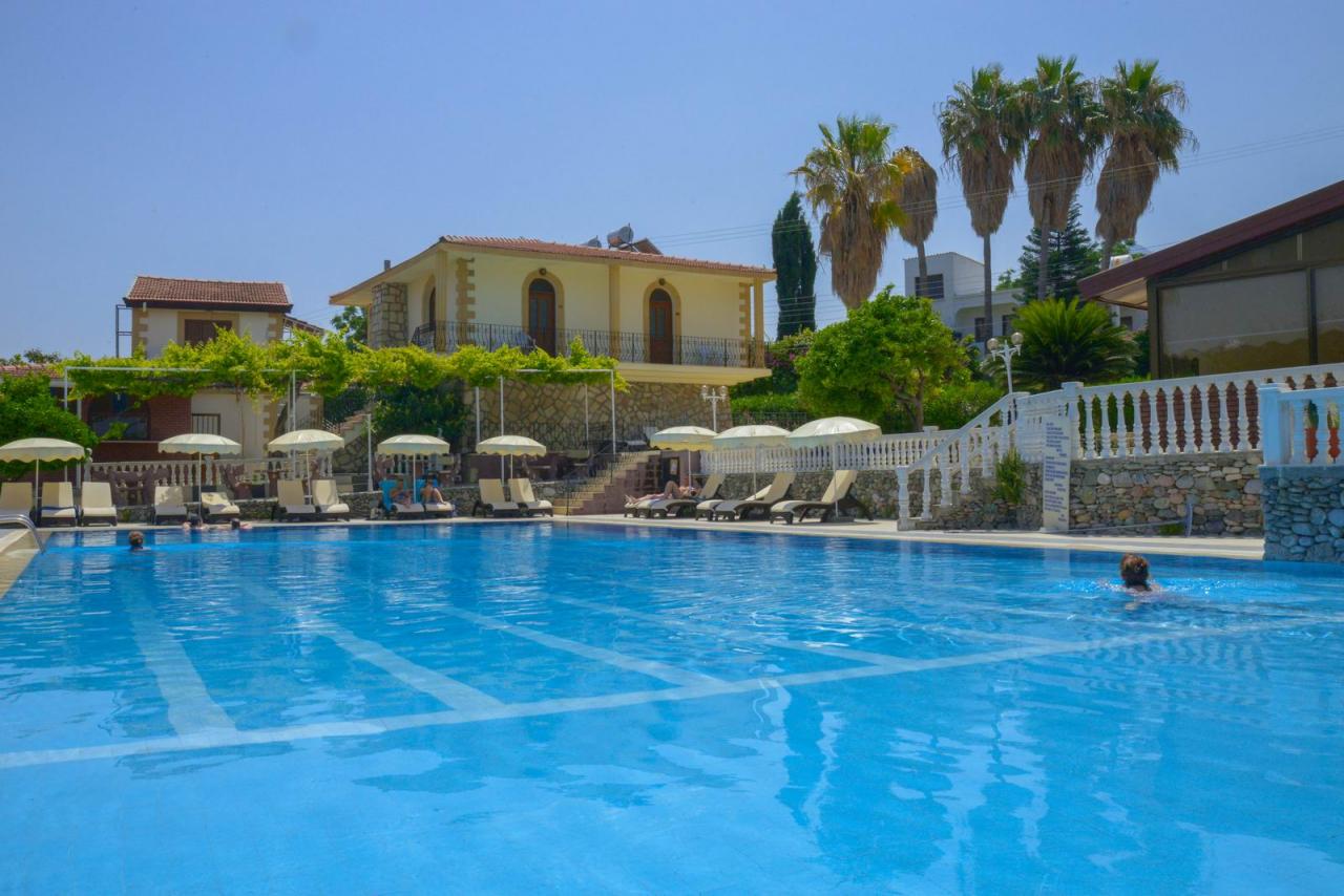 Riverside Garden Resort