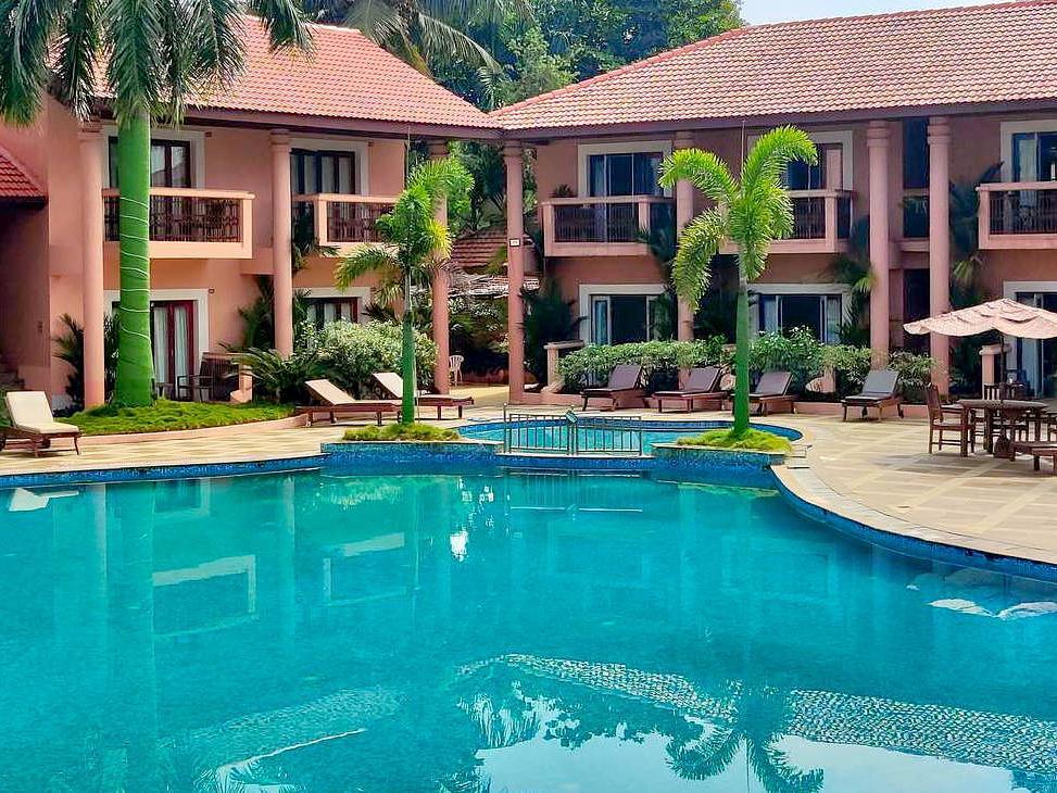 The Golden Palms (The Golden Crown)