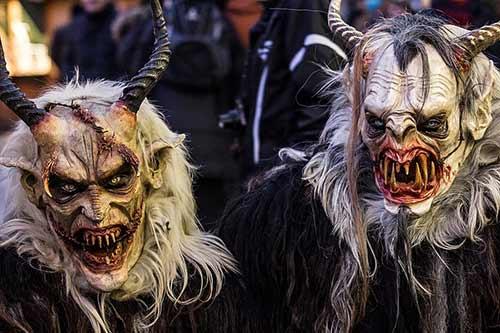 Adventní Mariazell s průvodem čertů