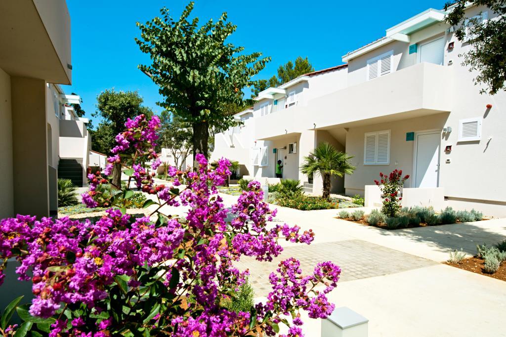 Zaton Holiday Village - apartmány 4*