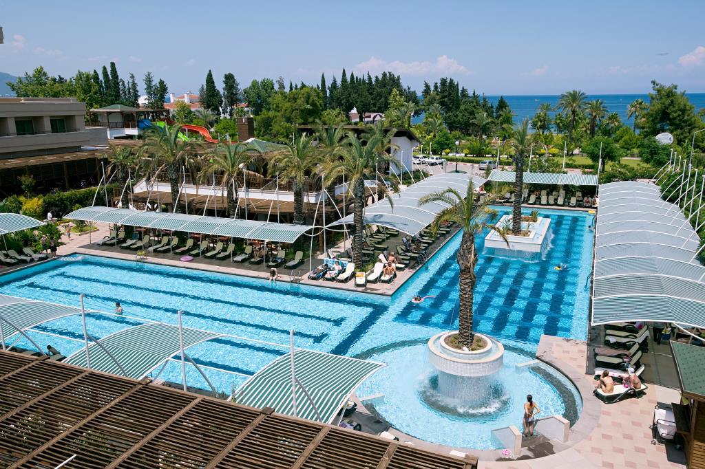 Crystal de Luxe Resort & Spa