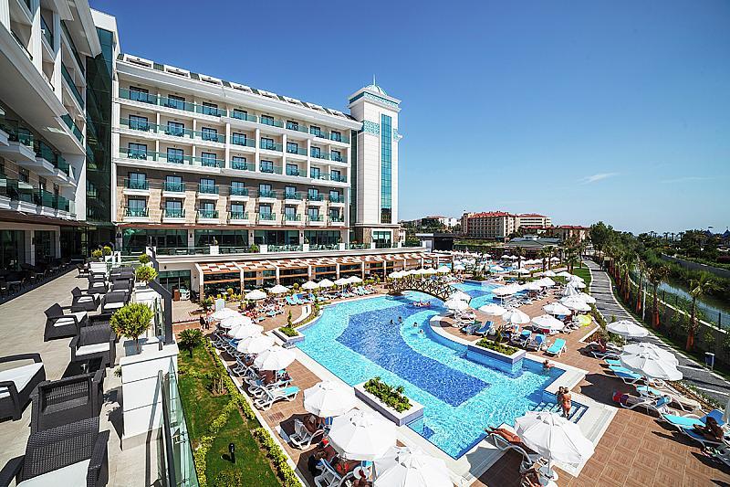 Luna Blanca Resort
