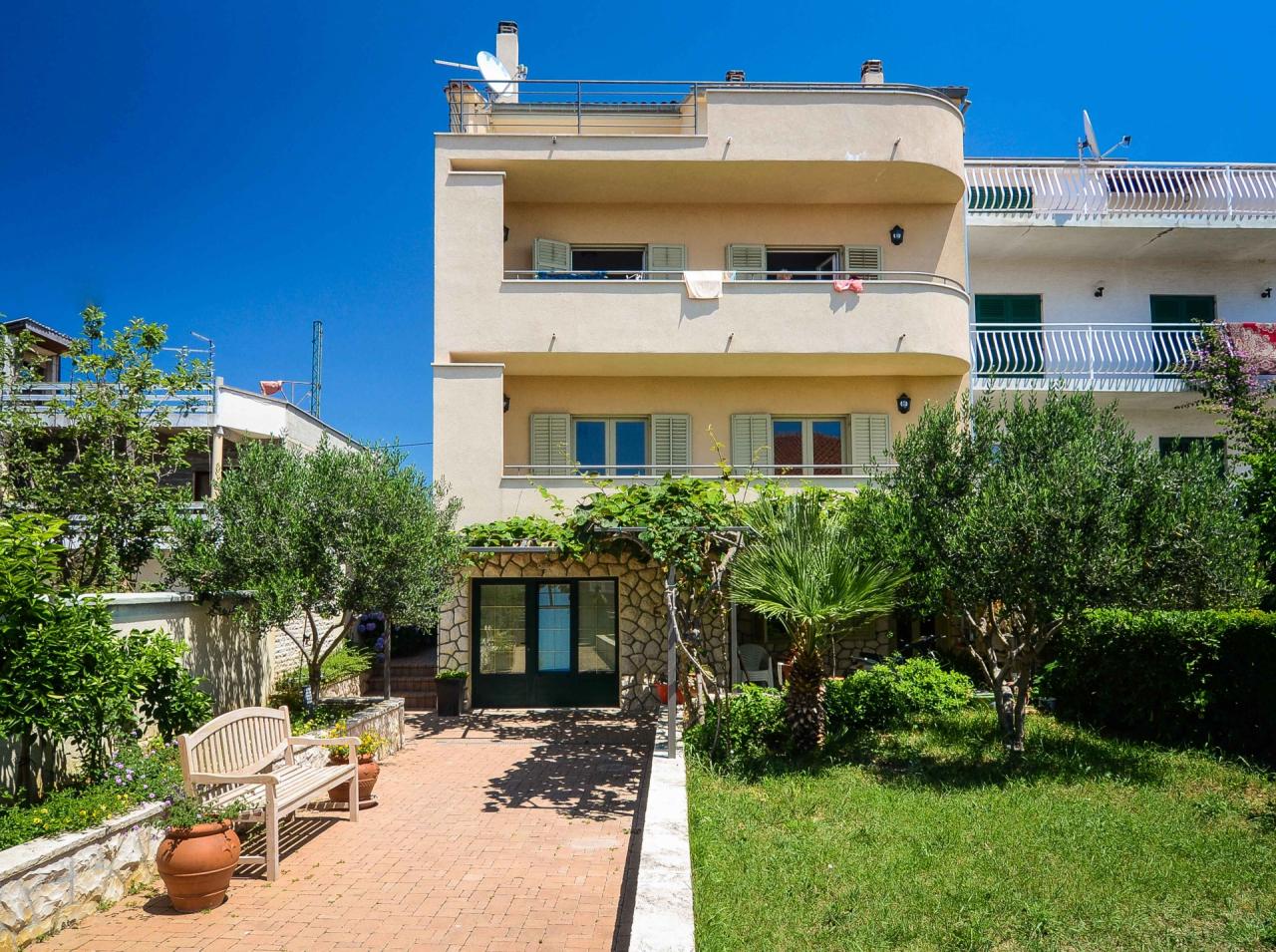 Apartmánový dům Mira