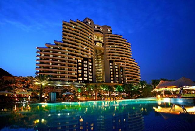 Le Meridien Al Aqah Beach Resort