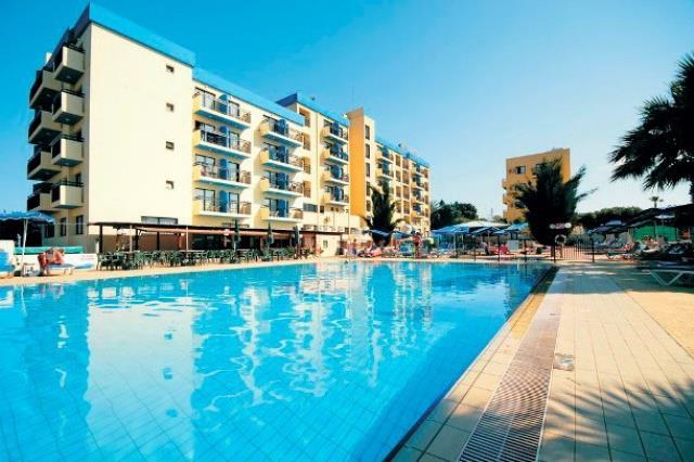 Kapetanios Bay