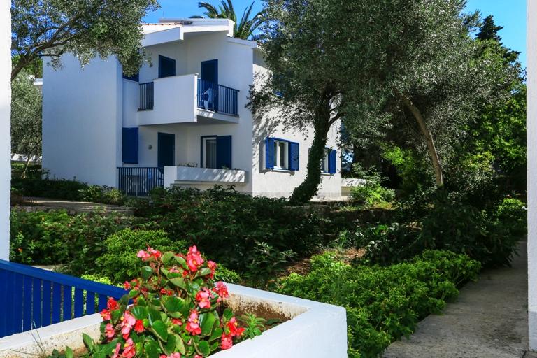 Port 9 Apartments