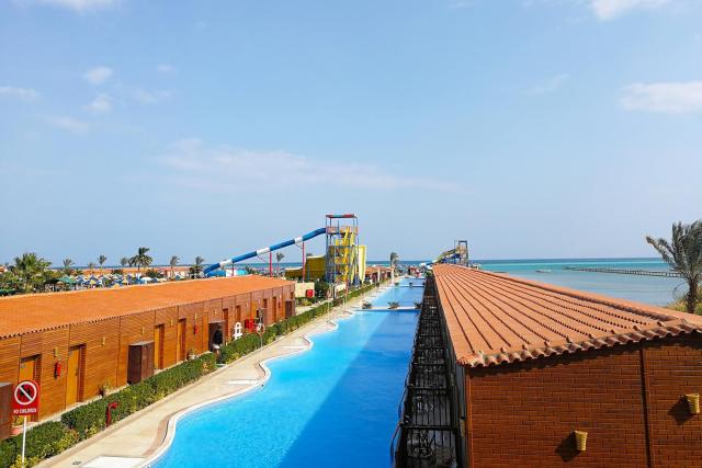 Sunrise Solara Aqua Park