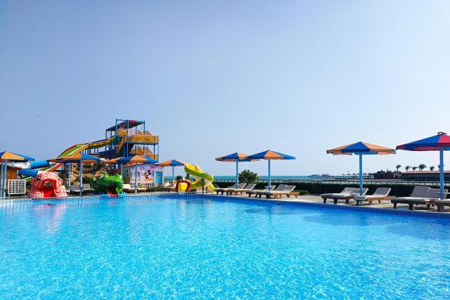 Sunrise Solara Aqua Park