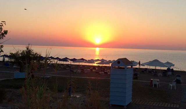 716881-grecian-fantasia-resort.jpg