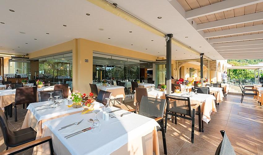 hotel-atrium-dinner-09.jpg