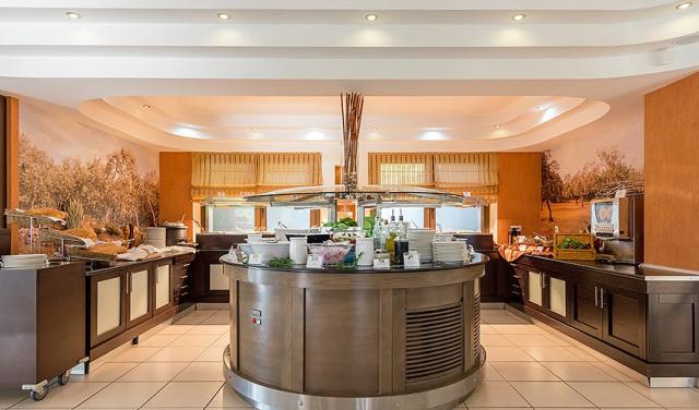 atrium-dinner-buffet-002.jpg