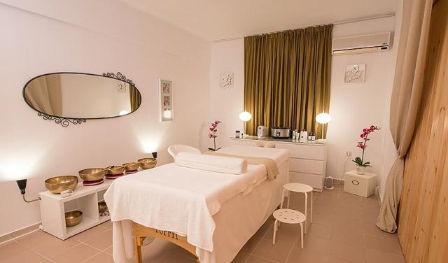 hotel-atrium-massage-02.jpg