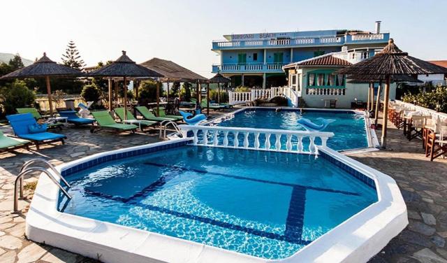 Kokkari-Beach-Hotel-2.jpg