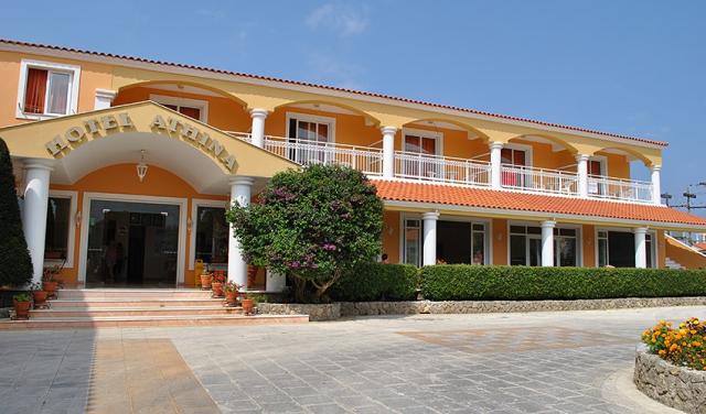 athina sant stefano (5).jpg
