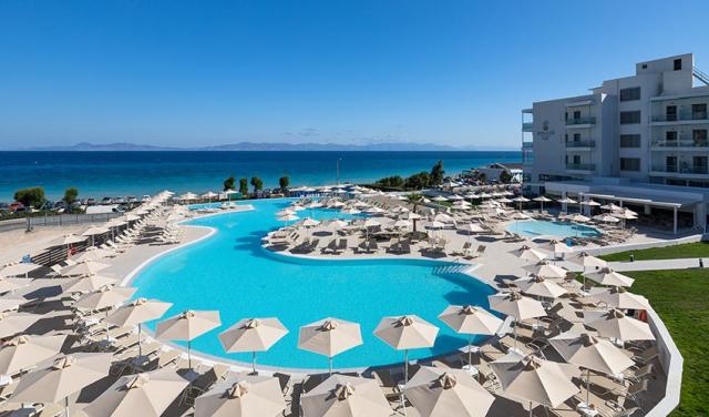 8-new-pool-panoramic.jpg