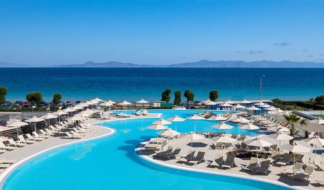 10-new-pool-panoramic.jpg