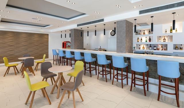 lobby-bar.jpg