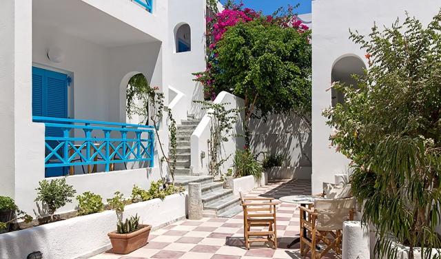 Hotel-Kamari-Beach-4.jpg