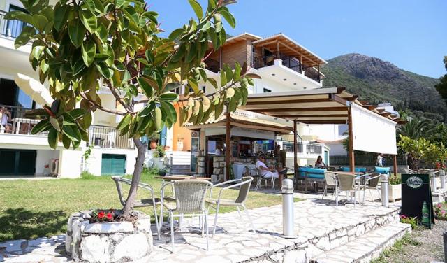 Madouri-beach-14.jpg
