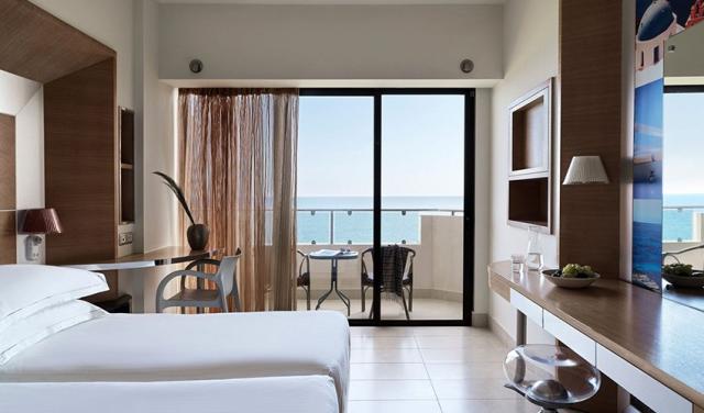 double-room-sea-view-roomsgallery1950x1300.jpg