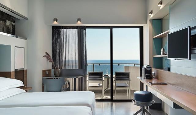 panorama-double-room-sea-view-roomsgallery1950x1300-(4).jpg
