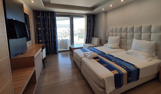 Konstantinos-Palace-23.jpg