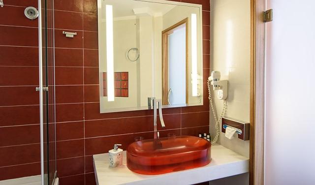 Le-mar-deluxe-hotel-spa-17.jpg