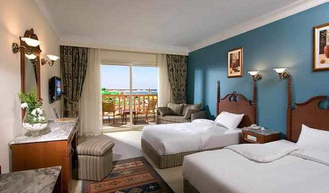 21-Titanic-Beach-Twin-bed-room.jpg