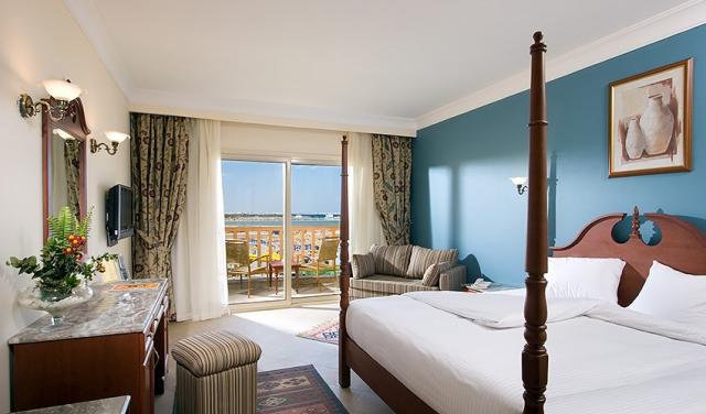 19-Titanic-King-Size-bed-room.jpg