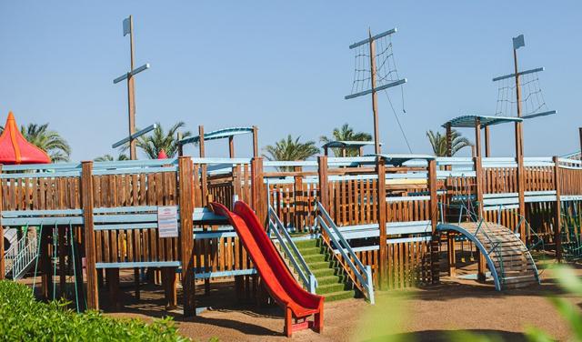 Titanic-Beach-36.jpg