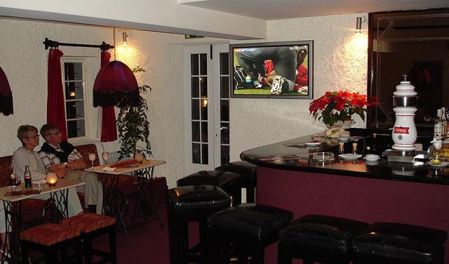Joes-bar.jpg