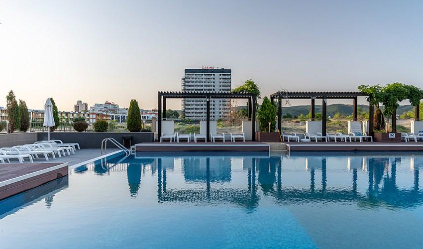 Burgas-Beach-Hotel-15.jpg