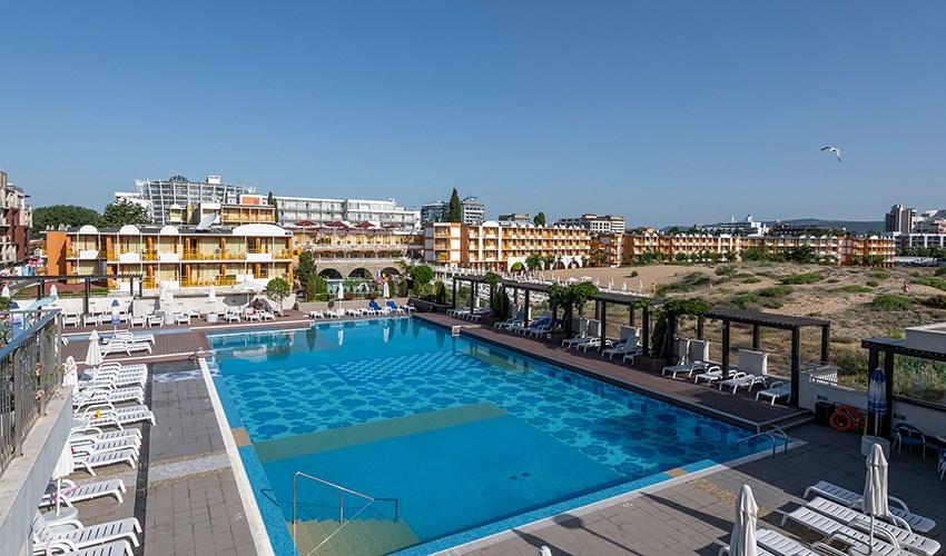 Burgas-Beach-Hotel-4.jpg