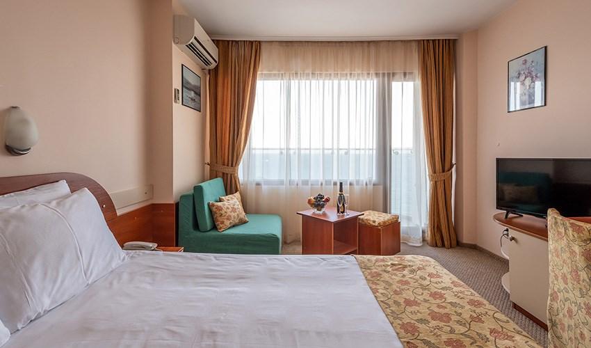 Burgas-Beach-Hotel-46.jpg