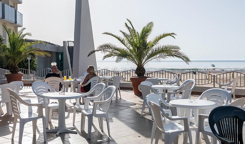 Burgas-Beach-Hotel-9.jpg