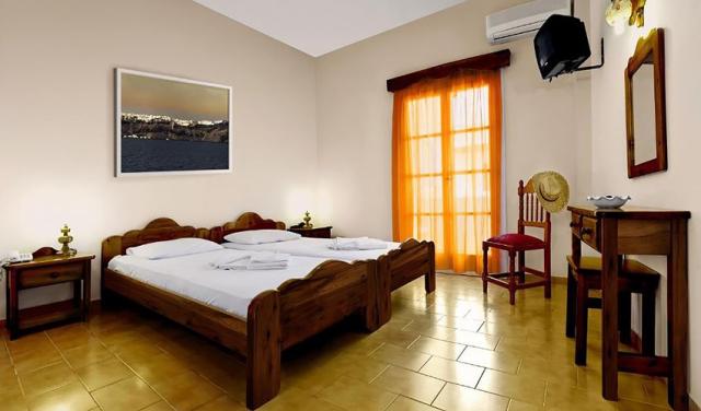 Hotel-Dolphins-13.jpg