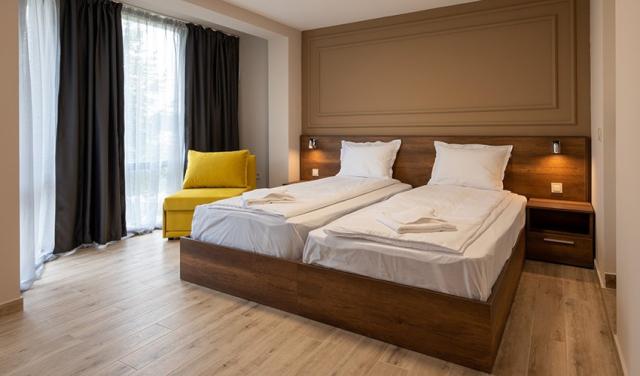 Nelly-Queen-Park-double-room-3.jpg
