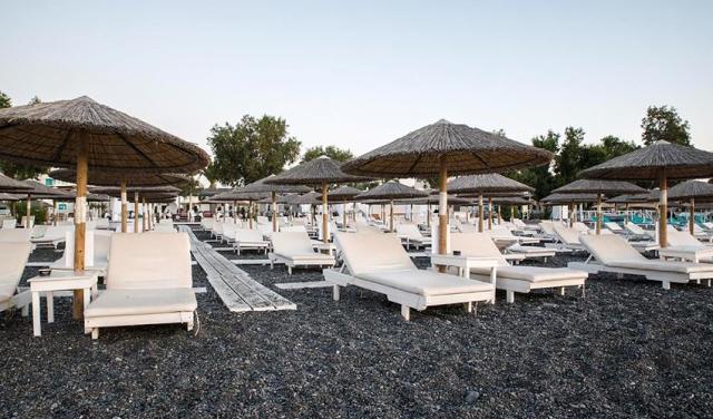 Sanotirni-beach-boutique-16.jpg