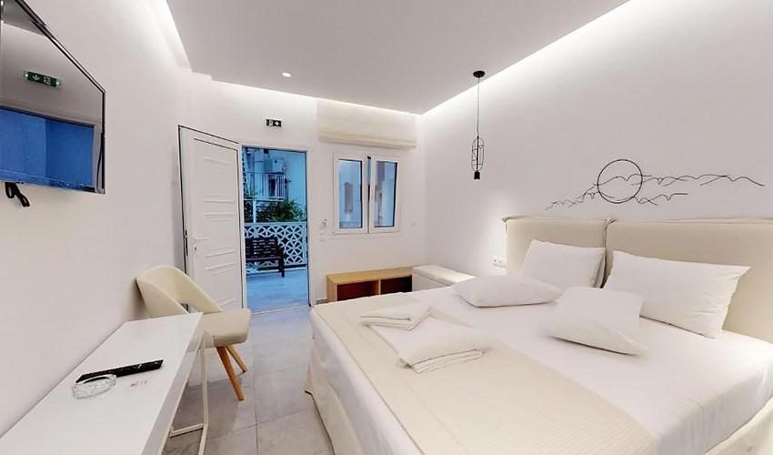 Theros-Stylish-Suites-16.jpg