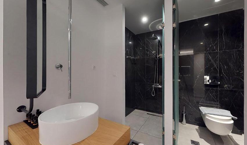 Theros-Stylish-Suites-14.jpg