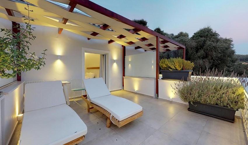Theros-Stylish-Suites-10.jpg