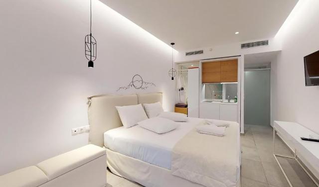 Theros-Stylish-Suites-15.jpg