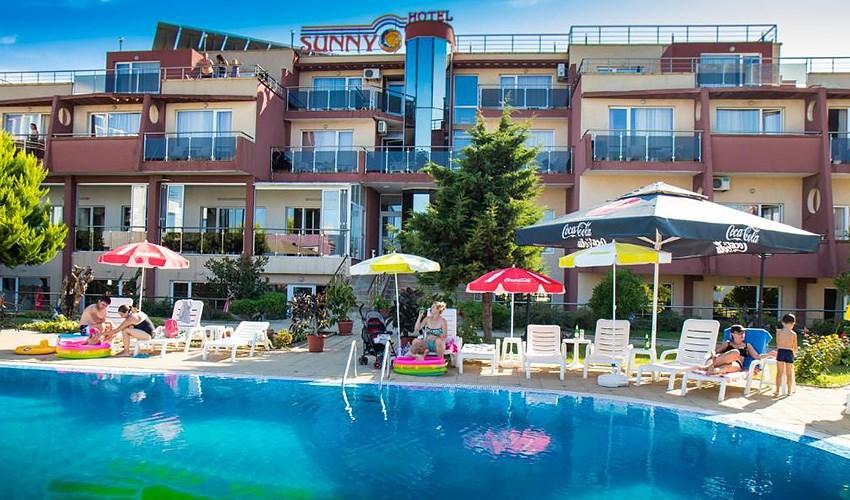 Sunny-Hotel-1.jpg