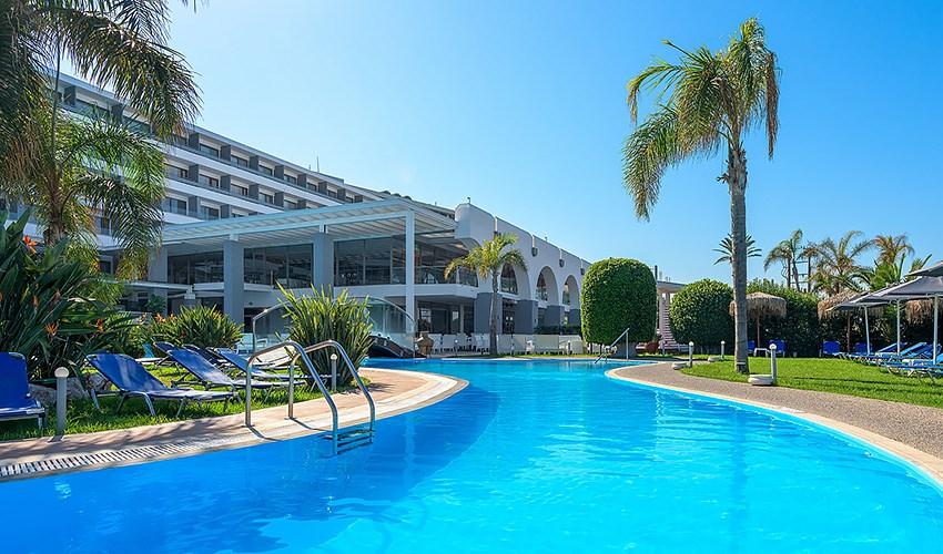 Oceanis-Beach-Hotel-4.jpg