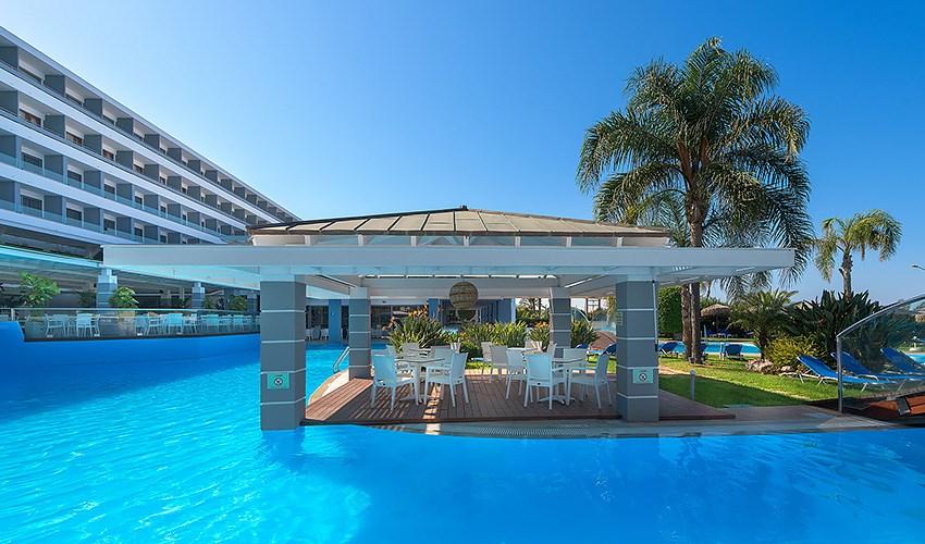 Oceanis-Beach-Hotel-2.jpg