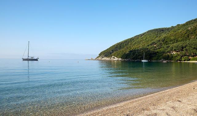 Lichnos-Beach-3.jpg